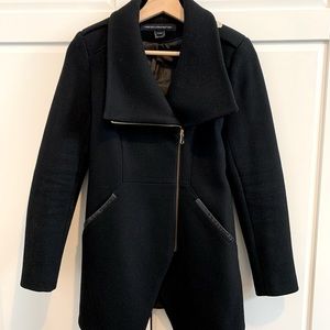 Black French Connection jacket with leather details. Size 0us/ XS